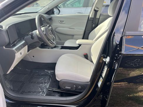 Used 2025 Hyundai Kona SEL image 21