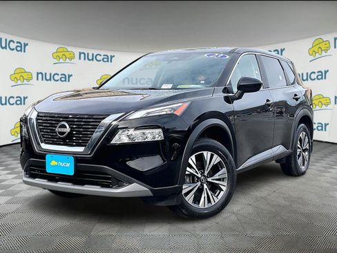 Used 2023 Nissan Rogue SV image 3