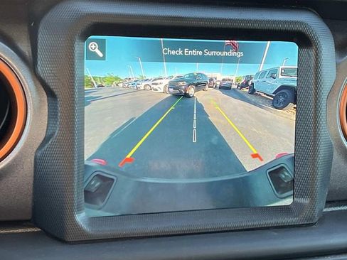 Used 2023 Jeep Gladiator Mojave w/ Safety Group AWD/4WD image 36