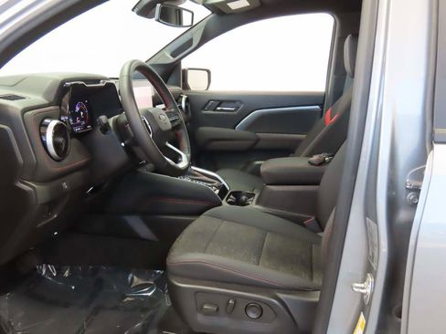Used 2024 Chevrolet Colorado Z71 w/ Z71 Convenience Package 2 AWD/4WD image 14