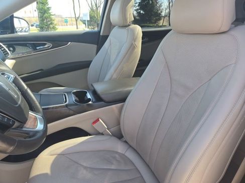 Used 2019 Lincoln Nautilus Reserve image 9