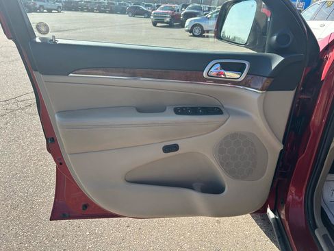 Used 2011 Jeep Grand Cherokee Limited w/ Trailer Tow Group IV image 14