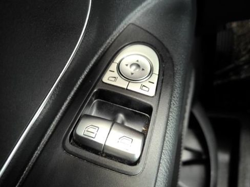 Used 2023 Mercedes-Benz Metris Passenger image 34