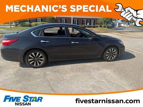 Used 2017 Nissan Altima 2.5 SV FWD image 6