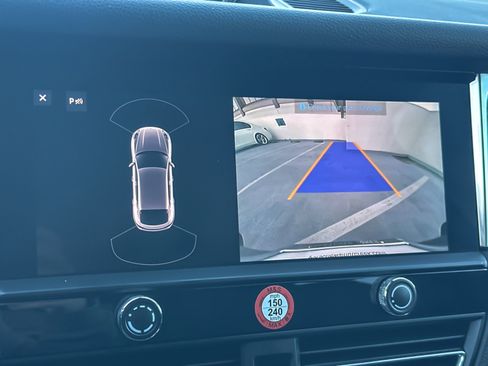 Used 2022 Porsche Macan image 20