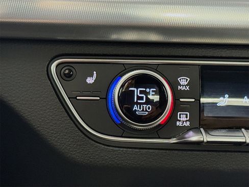 Certified 2025 Audi Q5 2.0T Premium image 19