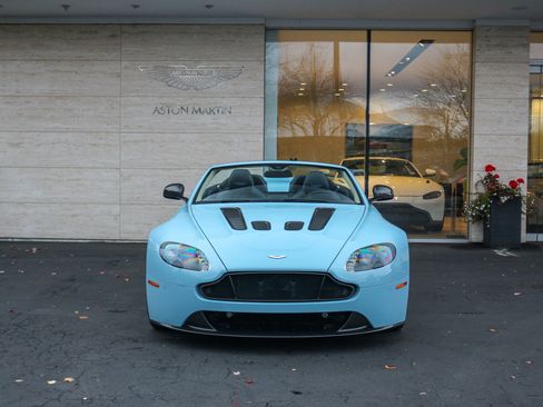 Used 2017 Aston Martin V12 Vantage S image 3