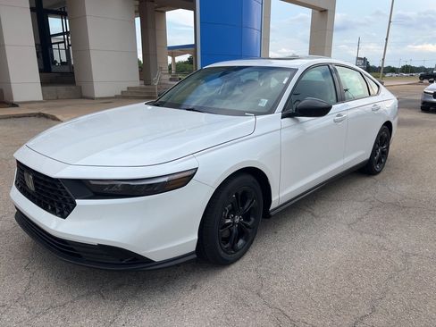 New 2025 Honda Accord SE image 3
