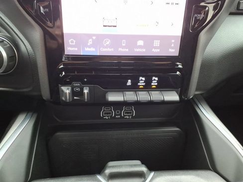 Used 2025 RAM 1500 Big Horn AWD/4WD image 22