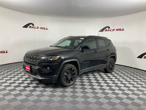 New 2026 Jeep Compass Latitude image 3