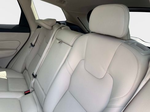 Certified 2024 Volvo XC60 B5 Plus w/ Climate Package AWD/4WD image 15