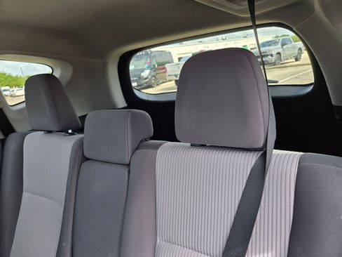 Used 2014 Toyota RAV4 LE FWD image 13