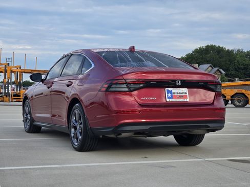 Used 2023 Honda Accord EX image 8