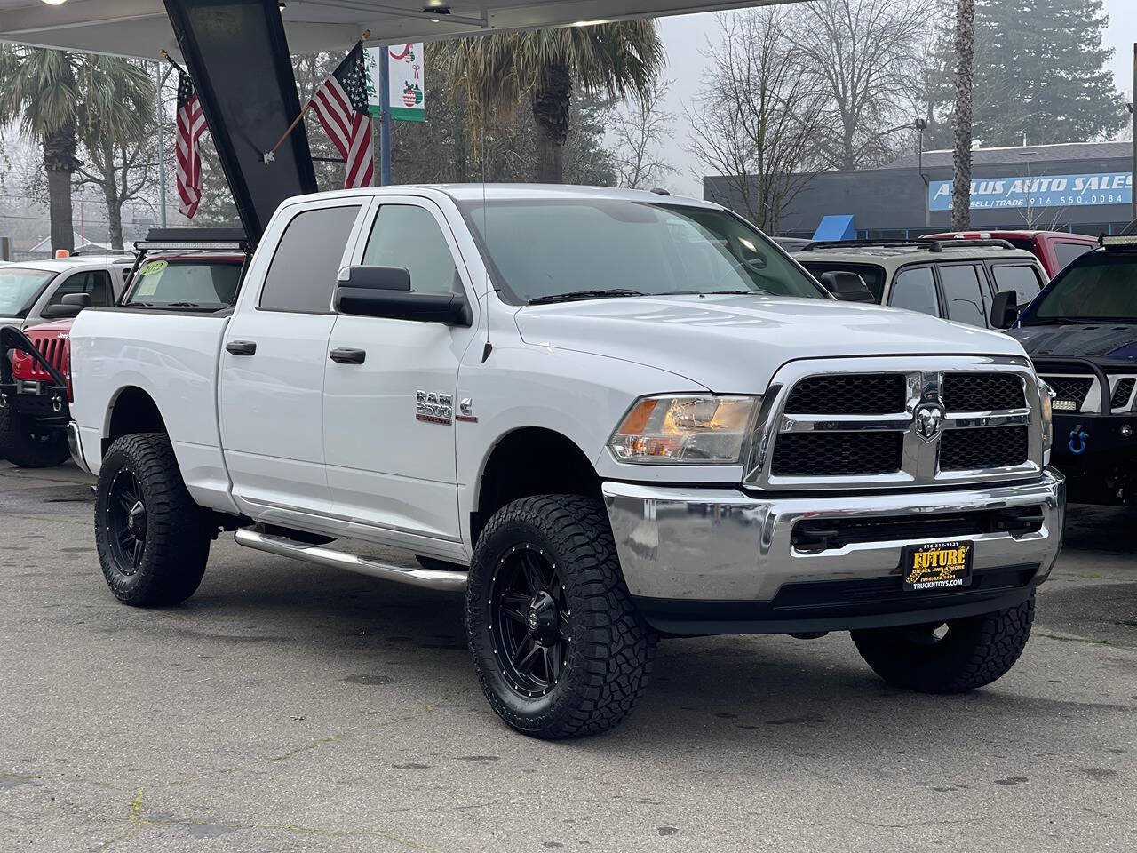 Used 2015 RAM 2500 Tradesman w/ Chrome Appearance Group AWD/4WD image 3