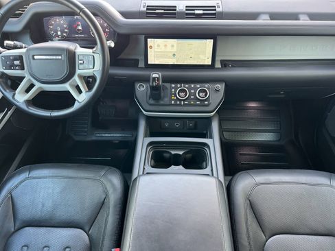 Used 2020 Land Rover Defender 110 HSE image 4