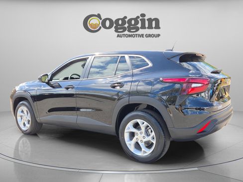 New 2026 Chevrolet Trax LS w/ LS Convenience Package image 4