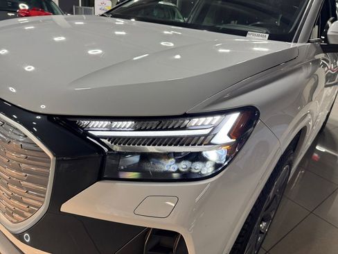 Used 2022 Audi Q4 e-tron Prestige image 33