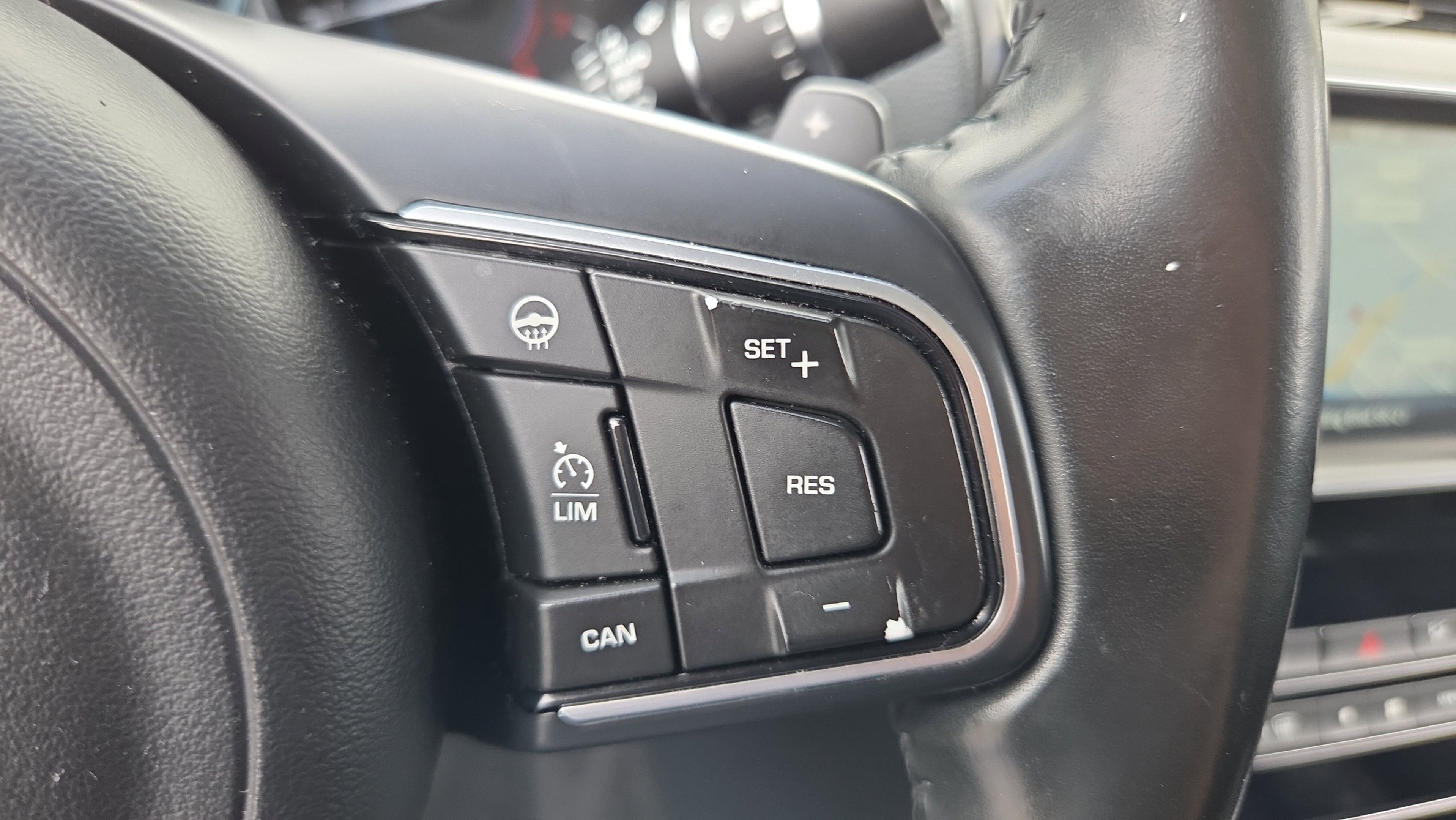 Used 2017 Jaguar XE Prestige RWD image 25