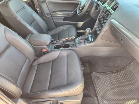 Used 2021 Volkswagen Golf 4-Door image 14