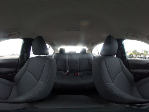 Used 2025 Toyota Corolla LE FWD image 40