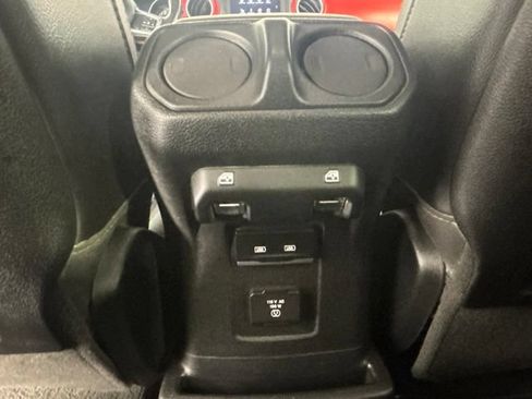 Used 2021 Jeep Wrangler Unlimited Rubicon w/ Cold Weather Group AWD/4WD image 19