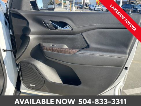 Used 2021 GMC Acadia Denali w/ Denali Technology Package image 19