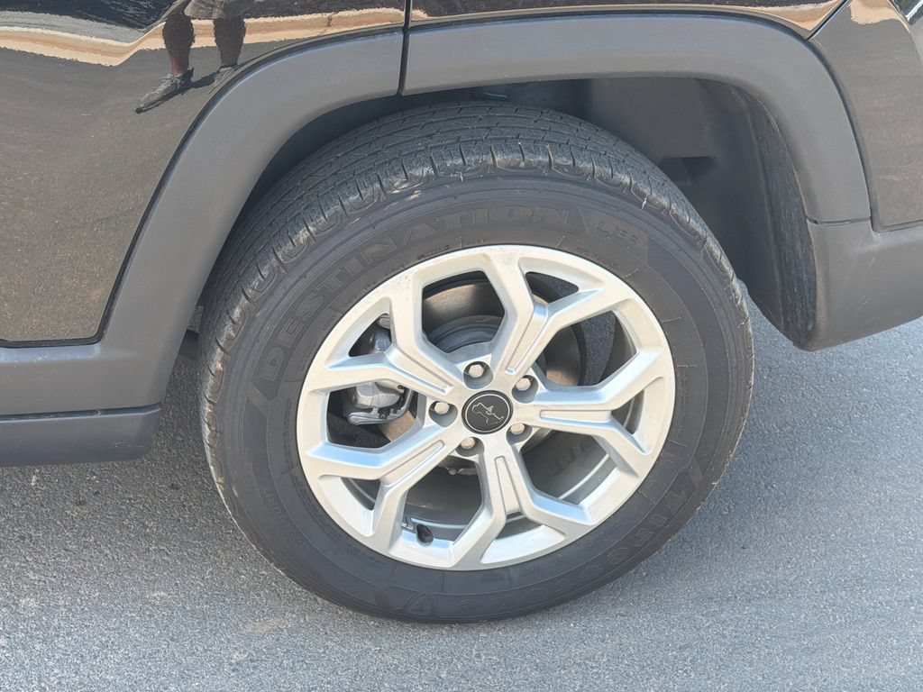Used 2025 Jeep Compass Sport AWD/4WD image 19