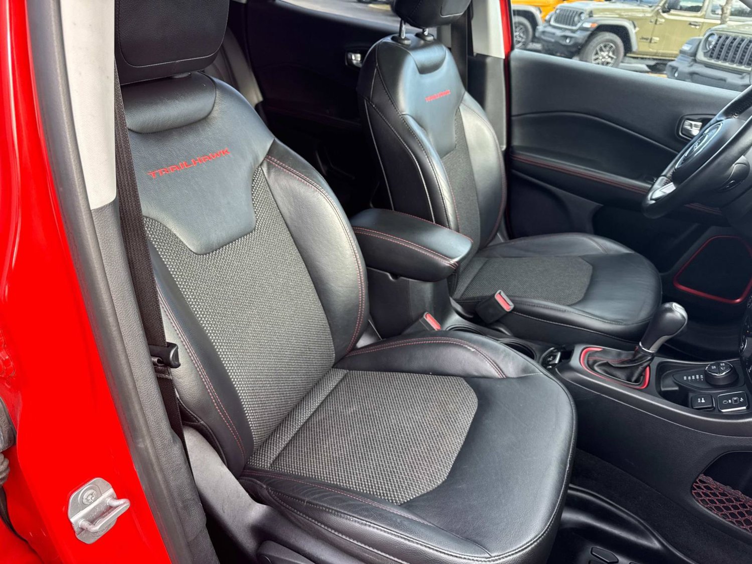 Used 2018 Jeep Compass Trailhawk w/ Cold Weather Group AWD/4WD image 18