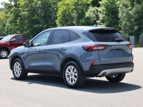 Certified 2025 Ford Escape Active w/ Tech Pack #1 AWD/4WD image 3