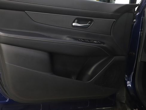 Used 2025 Nissan Murano SV image 19