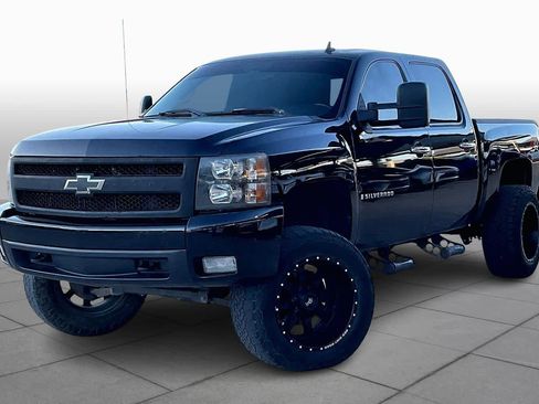 Used 2007 Chevrolet Silverado 1500 LT w/ 2LT Audio Package image 3