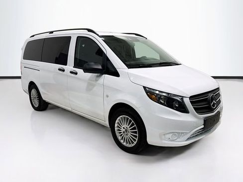 Used 2023 Mercedes-Benz Metris Passenger image 3