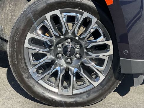 Used 2023 GMC Yukon XL Denali Ultimate image 33