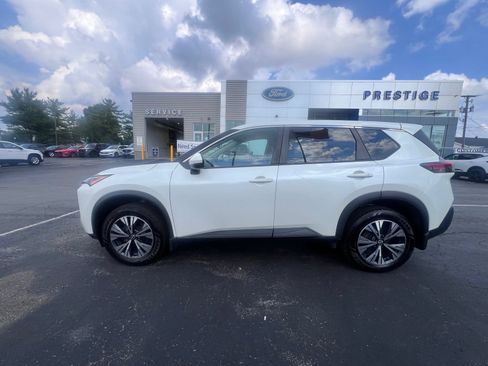 Used 2022 Nissan Rogue SV AWD/4WD image 3
