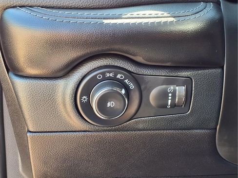 Used 2021 Dodge Durango GT RWD image 5