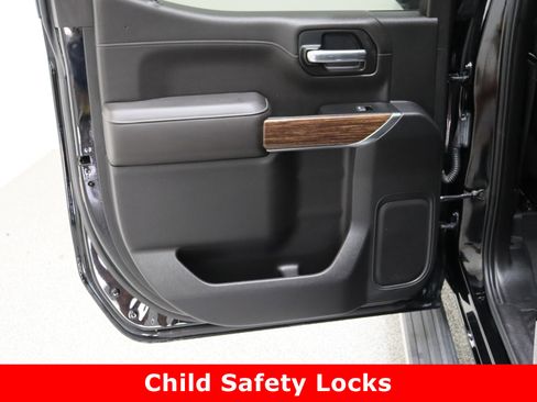 Used 2019 Chevrolet Silverado 1500 High Country w/ Technology Package image 31