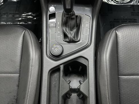 Used 2021 Volkswagen Tiguan S image 28