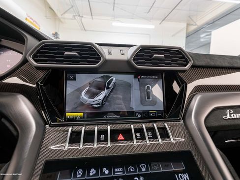 Used 2023 Lamborghini Urus Performante image 51