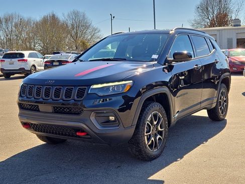 Used 2025 Jeep Compass Trailhawk w/ Trailhawk Elite Group image 1