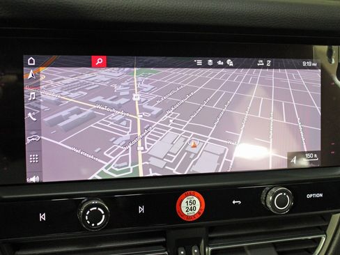 Used 2025 Porsche Macan image 26