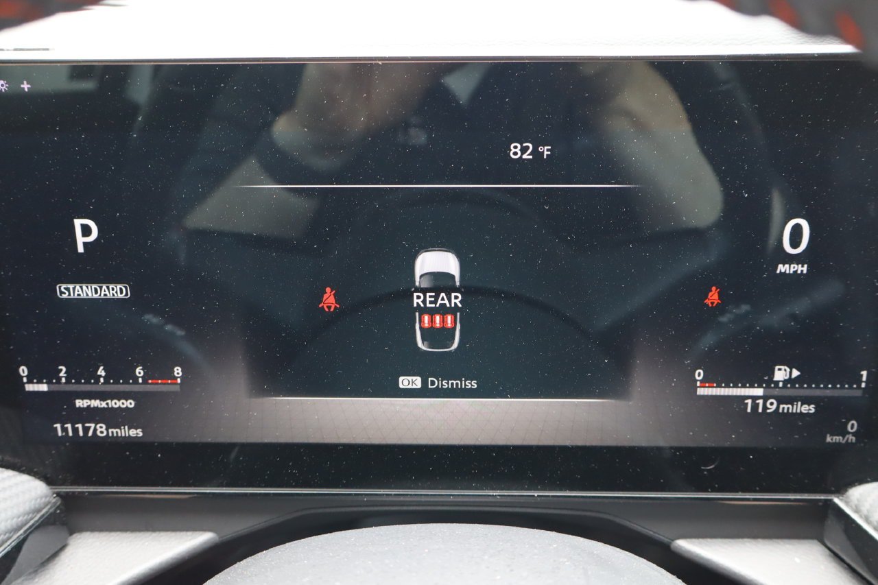 Used 2025 Nissan Kicks SR AWD/4WD image 9