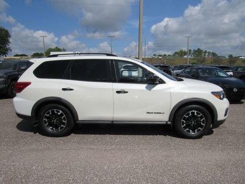 Used 2020 Nissan Pathfinder SL FWD image 2