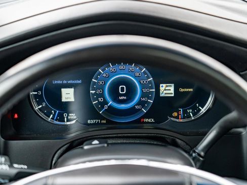 Used 2017 Cadillac Escalade Platinum image 22