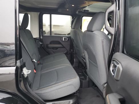 Used 2025 Jeep Wrangler Sahara w/ Safety Group image 23