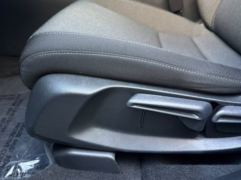 Used 2024 Honda CR-V LX image 14