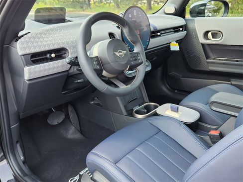 Used 2025 MINI Cooper 2-Door Hardtop image 14