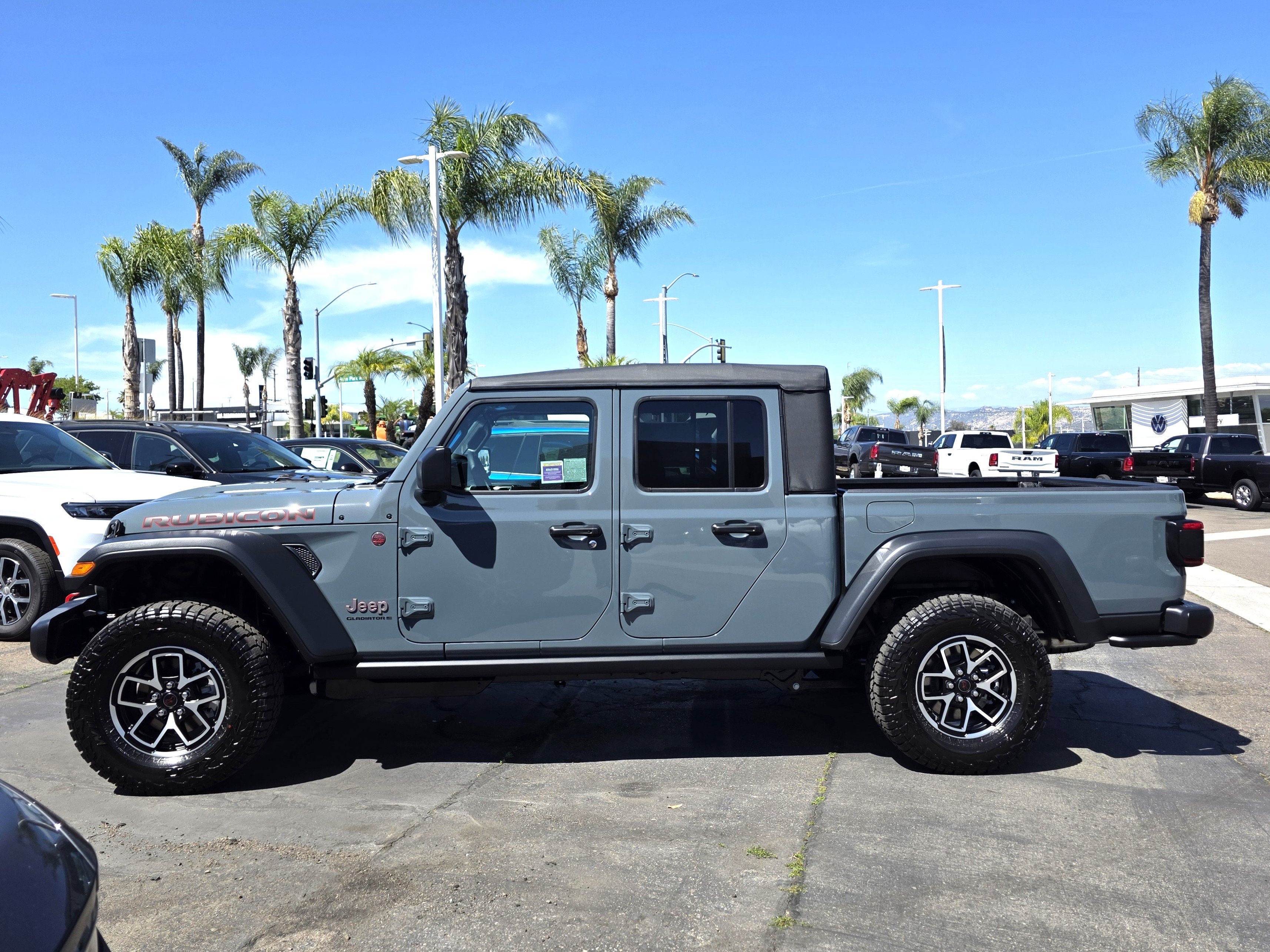 New 2026 Jeep Gladiator Rubicon w/ Steel Power Dome Hood Package AWD/4WD image 2