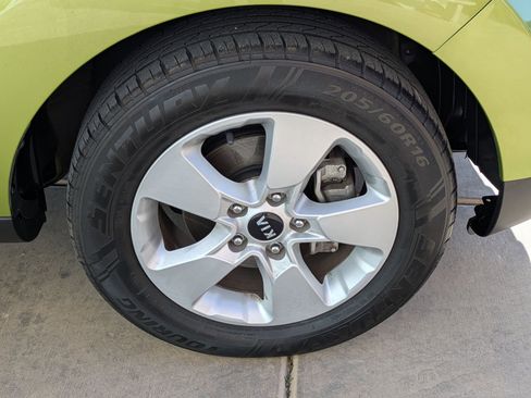 Used 2019 Kia Soul image 12