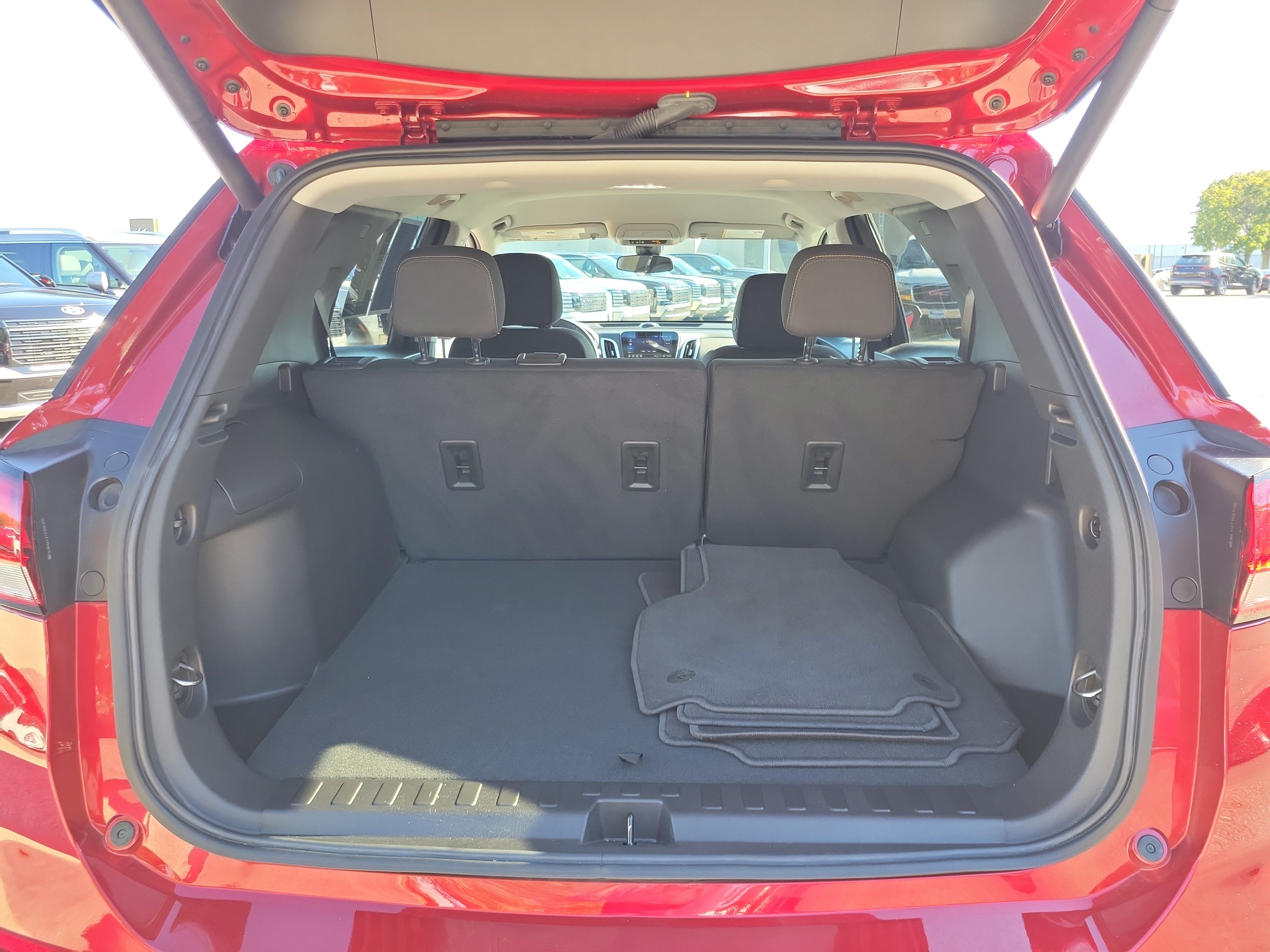 Used 2024 Chevrolet Equinox LT FWD image 8