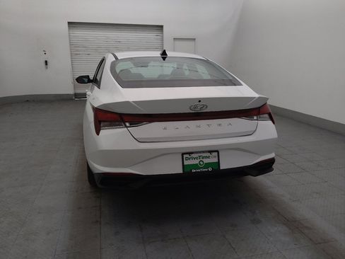 Used 2022 Hyundai Elantra SEL w/ Cargo Package image 6